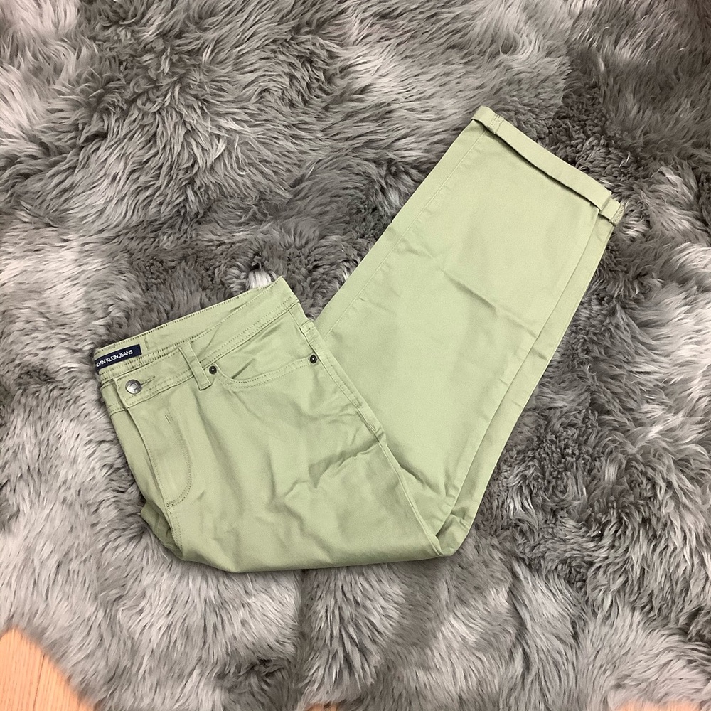 Calvin Klein Jeans | Women’s Jeans | Cropped Leg | Size 12 | Olive Green **NEW